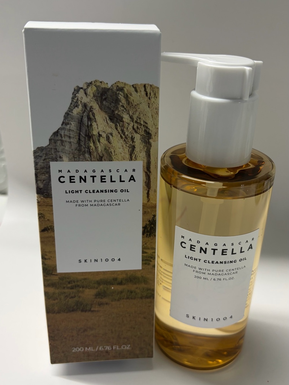 SKIN1004 Madagascar Centella Light Cleansing Oil — Clear Amber